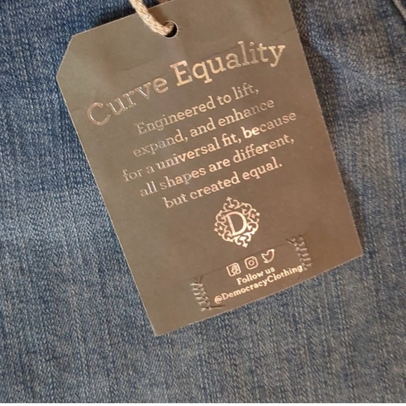 Democracy Jean shorts - Picture 4 of 8